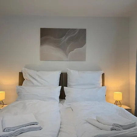 Apartment & Stay, *