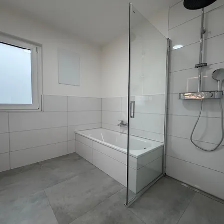 Apartment & Stay, *