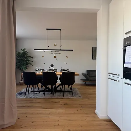 Apartment & Stay,