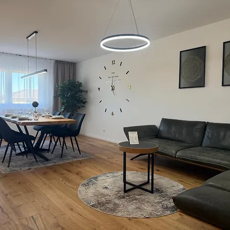Apartment & Stay, *