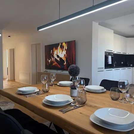 Apartment & Stay,